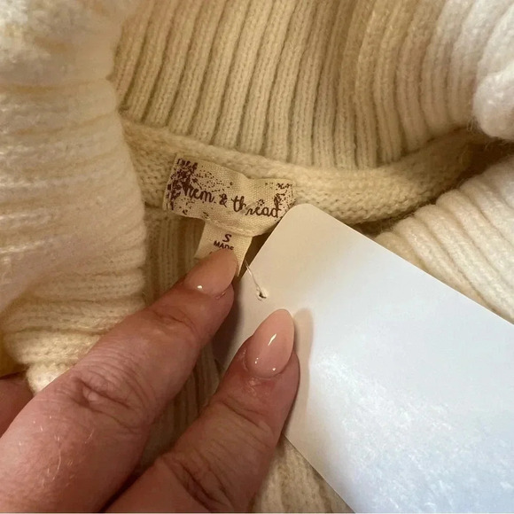 🆕 Hem & Thread Turtle Neck Sweater SZ SM - Picture 4 of 5